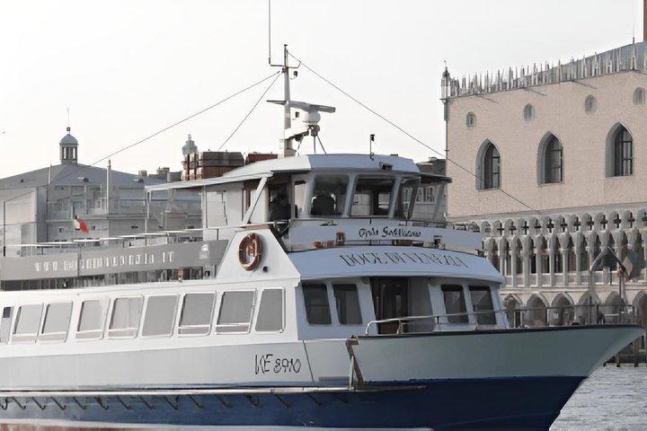 Båttur i Murano och Burano
