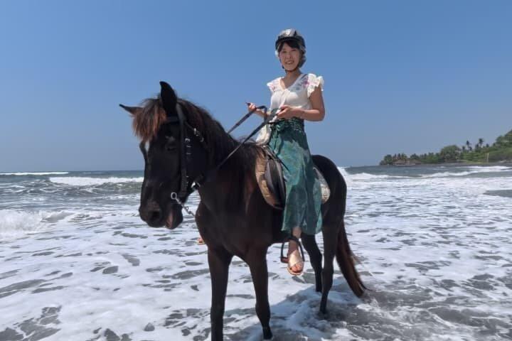 バリ島乗馬、滝、棚田、昼食-オールインクルーシブ