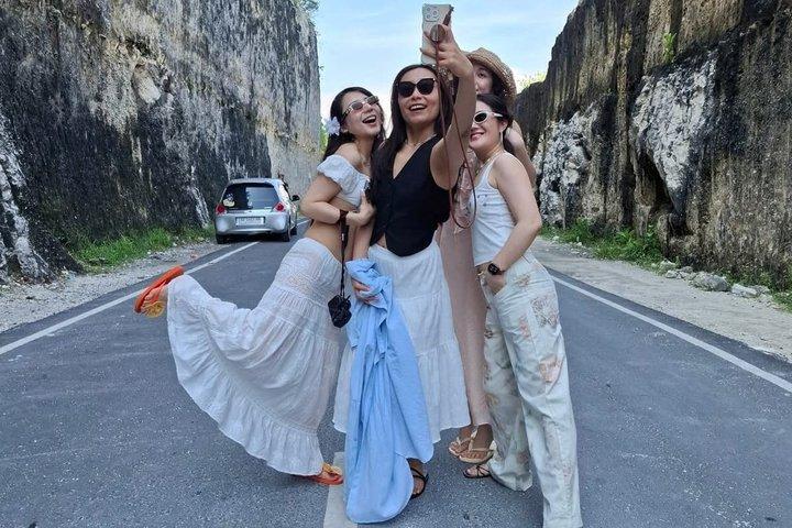 Private Custom Tour with Local Driver 10 Hours