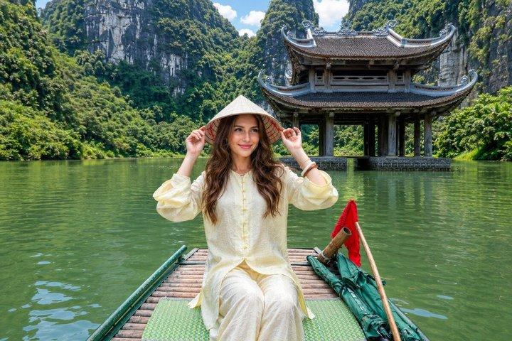 Luxury Ninh Binh: Hoa Lu - Mua Cave - Tam Coc Day Tour from Hanoi