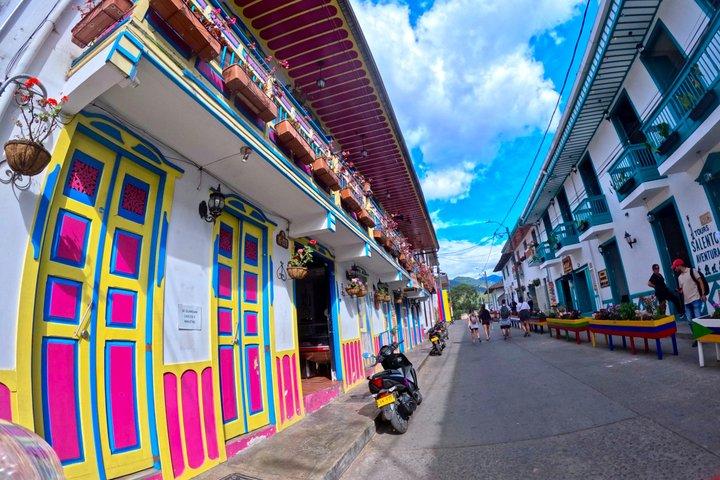 Tour Privado a Salento, Vale Cocora e Filandia