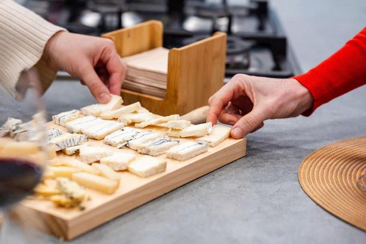 マラガで味わうアンダルシアのワインとチーズのテイスティング