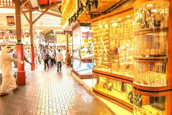 ドバイ半日プライベート市内ツアー パレスフレームアブラとスークス