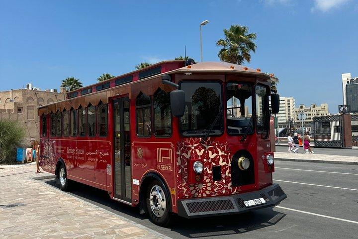 ドバイ半日プライベート市内ツアー パレスフレームアブラとスークス