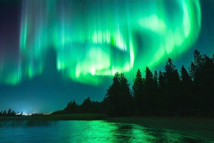 Premium Northern Lights Tour in Rovaniemi for Small Groups