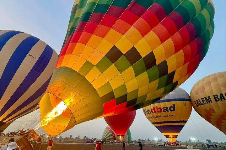 マルサアラム発サンライズ熱気球プライベートルクソールツアー