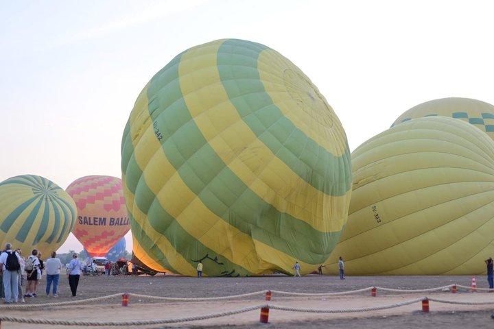 マルサアラム発サンライズ熱気球プライベートルクソールツアー