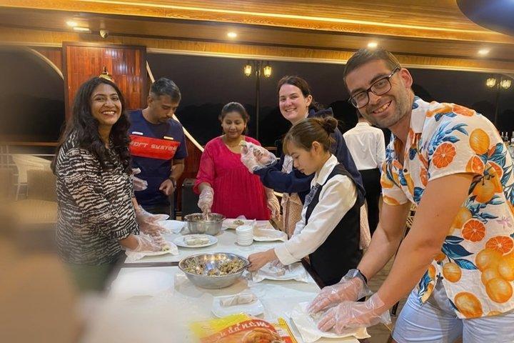 ハロン湾究極のラグジュアリークルーズ（ハノイ発、プレミアムスイート付き）