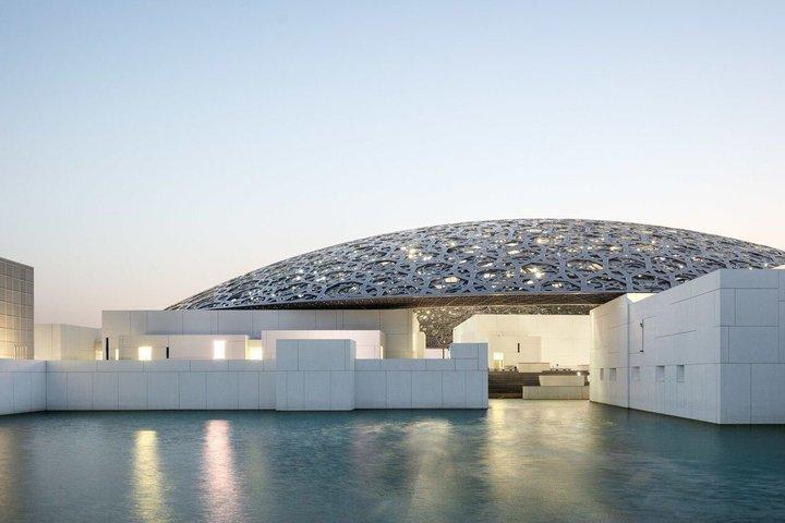 ドバイ発 アブダビ文化遺産プライベートツアー