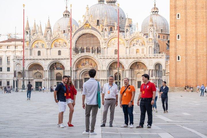 Venedig Basilika Dogepaladset Gondol og Historiegalleri