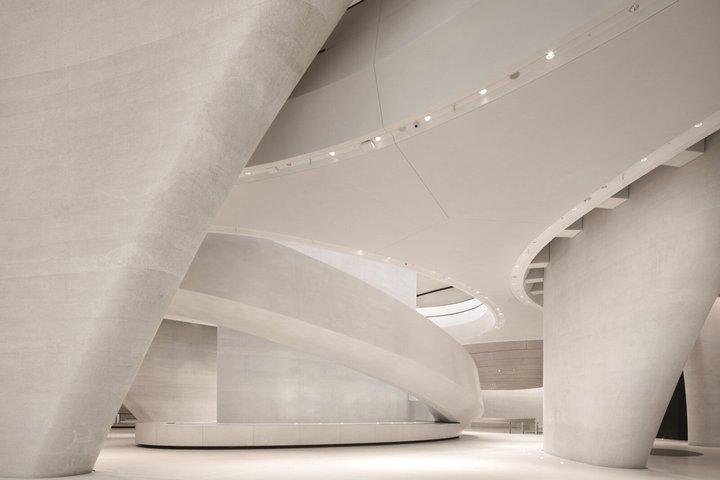 ドバイ発 アブダビ文化遺産プライベートツアー