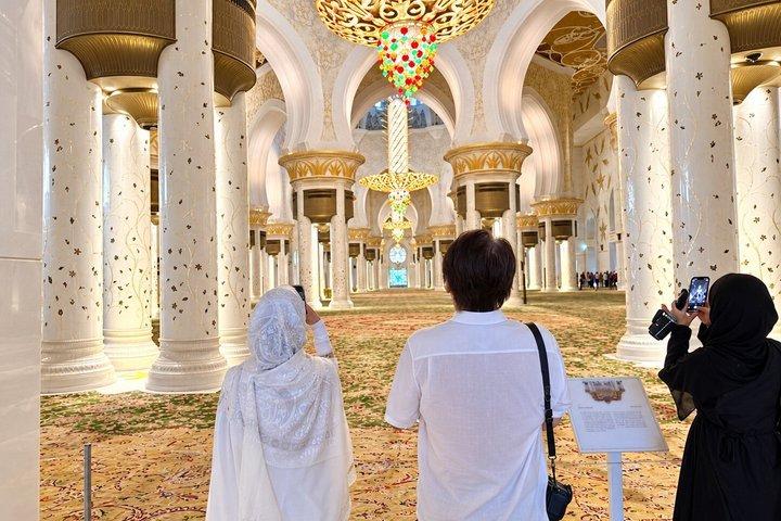 ドバイ発 アブダビ文化遺産プライベートツアー
