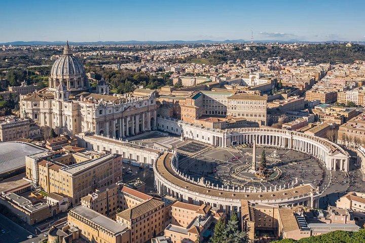 SKIP LINE Vatican Museums, Sistine Chapel & St. Peter's with Dome