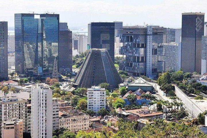 リオのハイライト：空港、港、ホテル付き8時間プライベートツアー