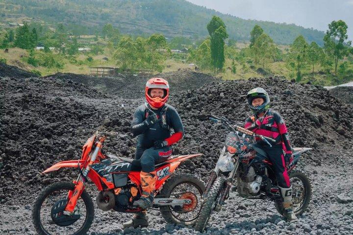 バリ・キンタマニ・ブラックラバ・ダートバイクアドベンチャー