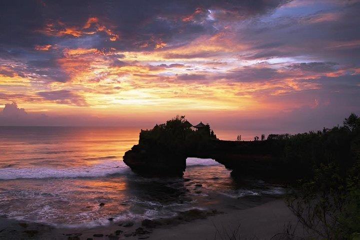 The Golden Hour Journey: Sangeh Monkey Forest to Tanah Lot Sunset