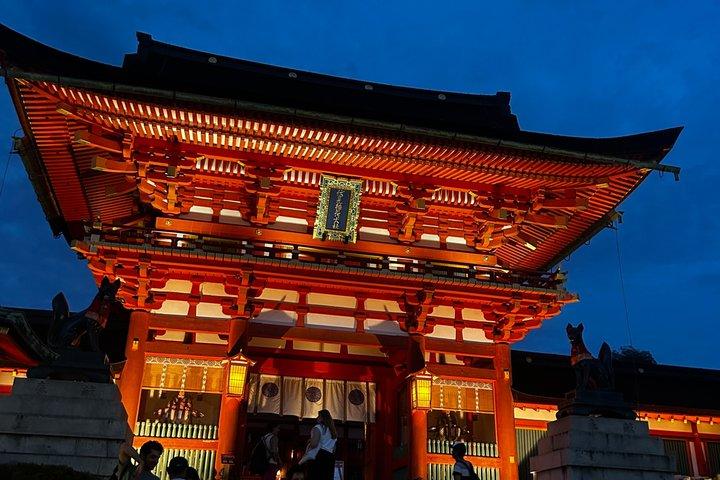 京都 伏見稲荷 朝/夕方 2時間ツアー：混雑を避ける