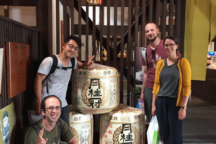京都酒蔵体験：プライベート酒蔵ツアーと内部アクセス