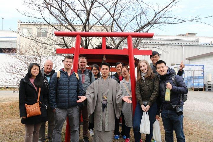 京都酒蔵体験：プライベート酒蔵ツアーと内部アクセス