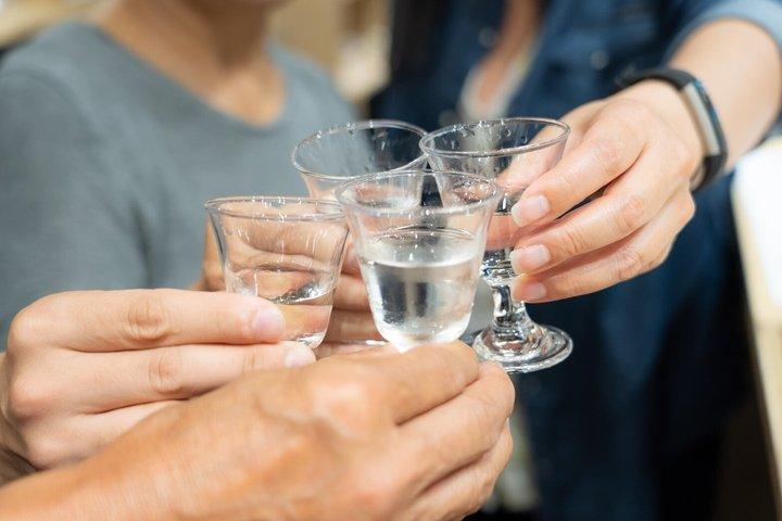 京都酒蔵体験：プライベート酒蔵ツアーと内部アクセス
