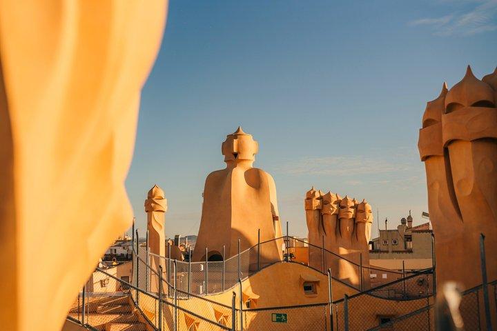 バルセロナ ラ・ペドレラ 夕焼け訪問と屋上体験チケット