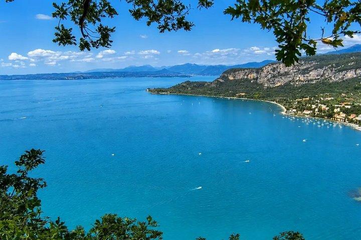 ガルダ湖畔の市内サイクリングツアー：バルドリーノからセイレーンの湾まで