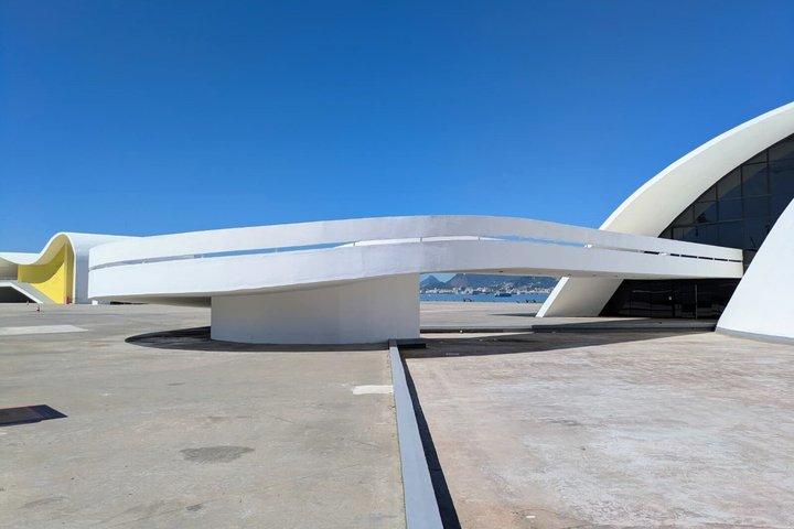 ニテロイ市内観光とMACニーマイヤー博物館