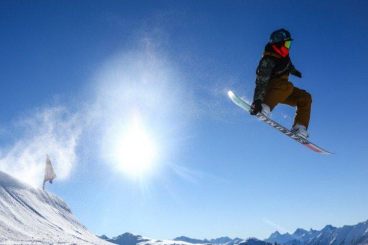 Calgary Airport-YYC to Ski Resorts: Private Ski Shuttle Tour