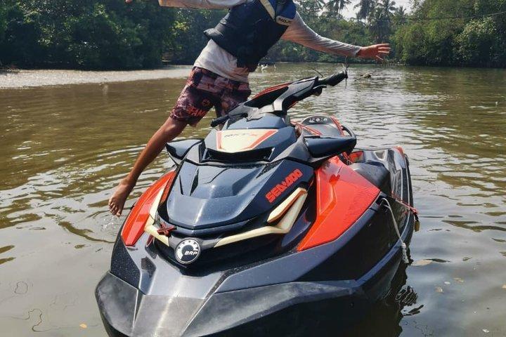 Jet Skiing a Negombo