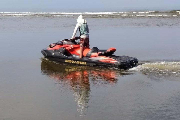 Jet Skiing a Negombo