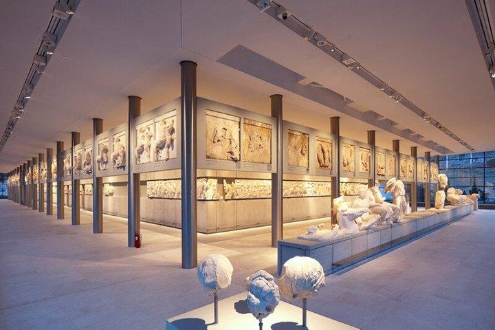 アクロポリスと博物館を巡る少人数グループアテネ観光ツアー