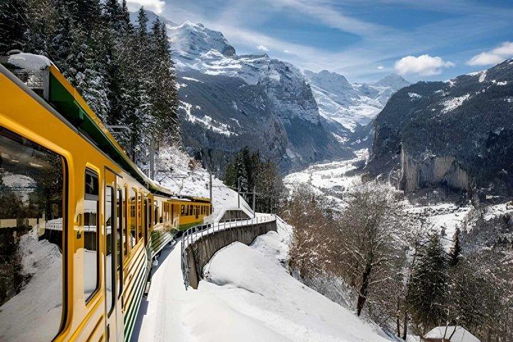 James Bond’s Schilthorn & Mürren Tour | From Bern