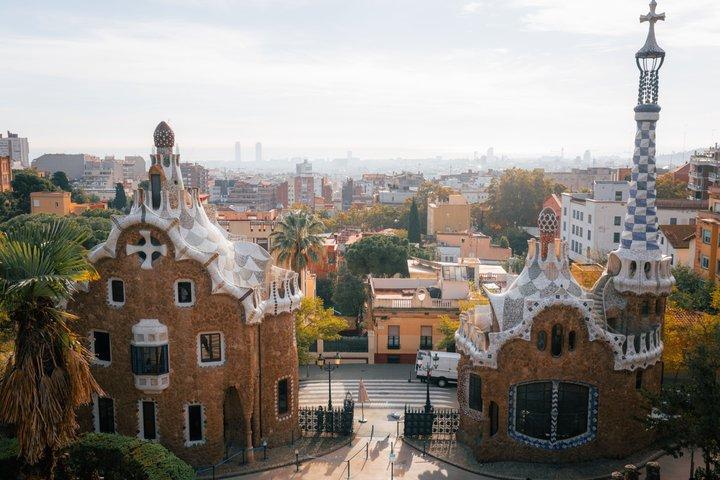 Private Barcelona Tour in Park Güell and City