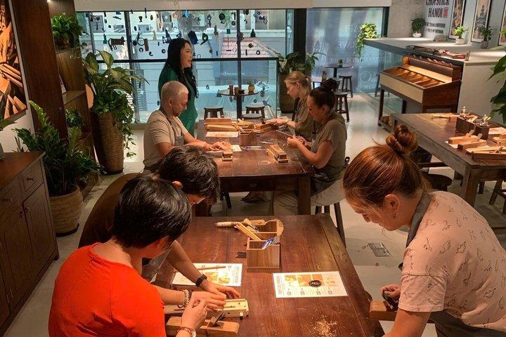 ハノイでの箸作りワークショップ