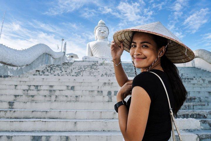 プーケット市内ツアー — 大仏、ワット・チャロン、旧市街、ローカルスナック