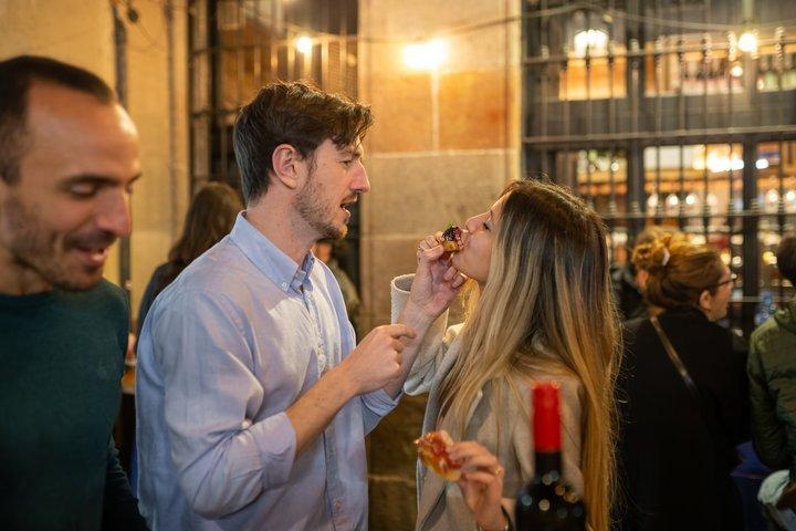 Barcelona Gothic Quarter Small-Group VIP Tapas and Wine Tour
