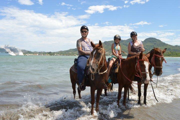 2X1: MonkeyLand plus horseback riding beach in Puerto Plata