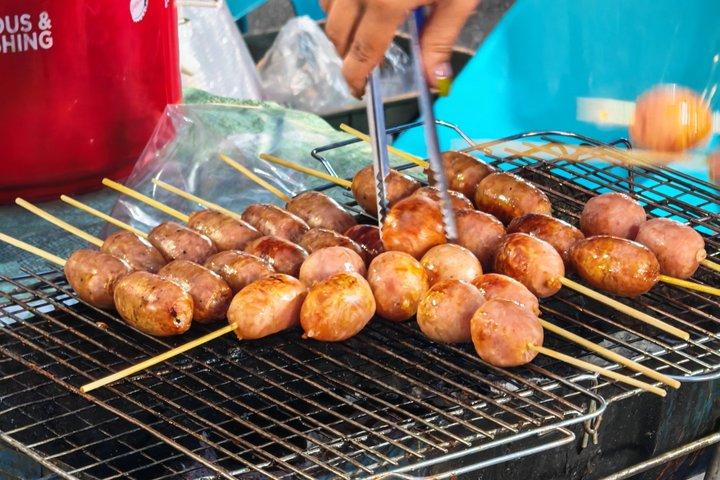 少人数グループで楽しむトゥクトゥク屋台ストリートフード＆ナイトマーケットツアー、チェンマイ