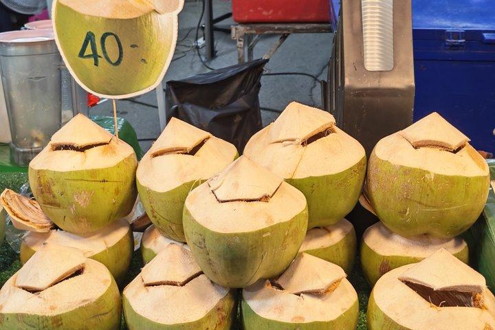 少人数グループで楽しむトゥクトゥク屋台ストリートフード＆ナイトマーケットツアー、チェンマイ