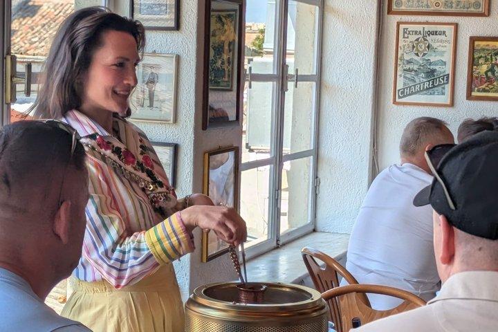ギリシャの風味を味わうスピリッツとコーヒーとオリーブオイル