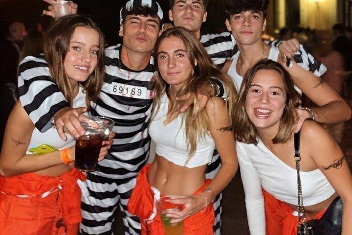 バルセロナ ハロウィン パブクロール：3つのバー、クラブ入場料＆追加ナイト