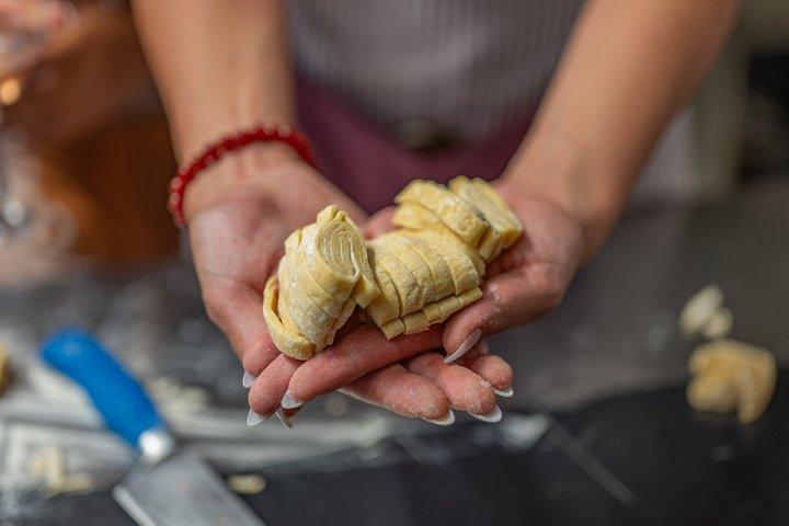 シェフと調理し、ウンリワインでサン・アンブロージョ市場をショッピング