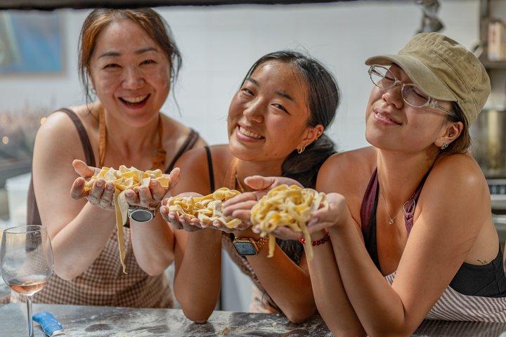 シェフと調理し、ウンリワインでサン・アンブロージョ市場をショッピング