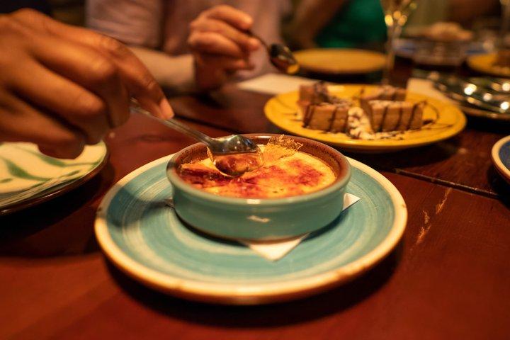 Barcelona Gothic Quarter Small-Group VIP Tapas and Wine Tour