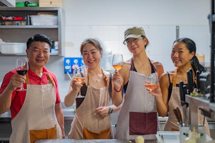 シェフと調理し、ウンリワインでサン・アンブロージョ市場をショッピング