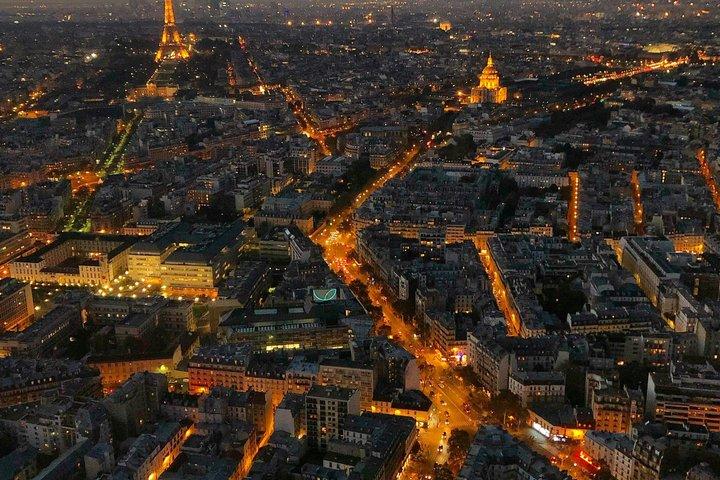 Paris Lights Kvällsbusstur med Eiffeltornet Summit Option