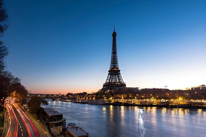 Paris Lights Kvällsbusstur med Eiffeltornet Summit Option
