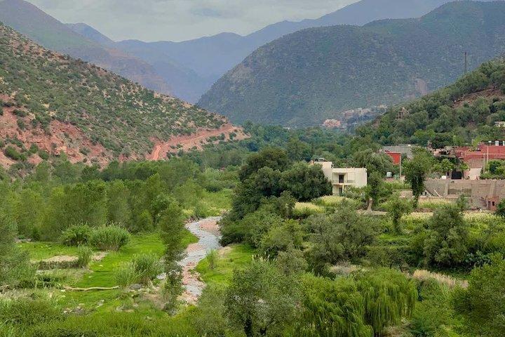 Marrakech: Atlas Mountains, Waterfalls, Hike & Lunch –Small Group