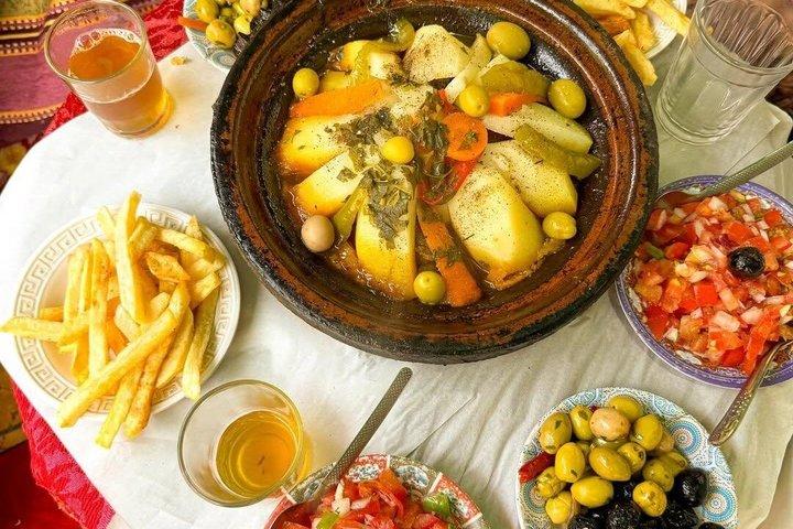 Marrakech: Atlas Mountains, Waterfalls, Hike & Lunch –Small Group
