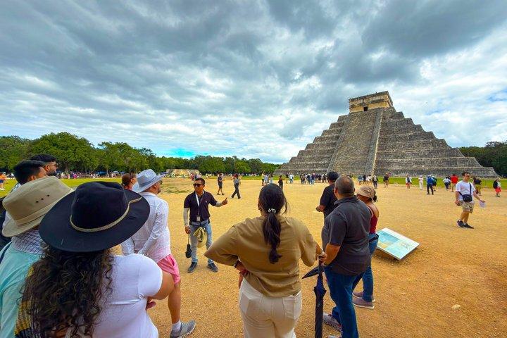 Chichen Itza, 2 Cenotes & Valladolid Tour from Cancun